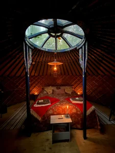 Uppvärmd glampinghydda nära Höör, glamping i Skåne